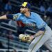 Royals trocam por Brewers párias no último esforço para resolver problemas persistentes de profundidade de arremesso