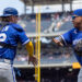 Salvador Perez passou a tocha para o novato do Royals Carter Jensen