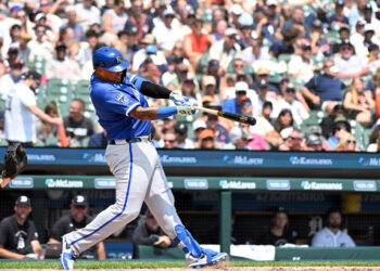 Salvador Perez quebra o recorde de home runs de George Brett no Kansas City Royals