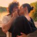Selena Gomez compartilha fotos pessoais de seu verão com Benny Blanco - e look do casamento de Taylor Swift