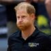 'Sério atrito': Príncipe Harry 'desesperado' para retornar ao Reino Unido e um membro da realeza quer ajudar, mas Meghan Markle 'não quer voltar'