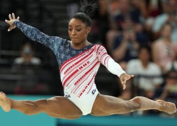 Simone Biles dá aos fãs uma visão interna do casamento de Taylor Swift e Travis Kelce em Nova York