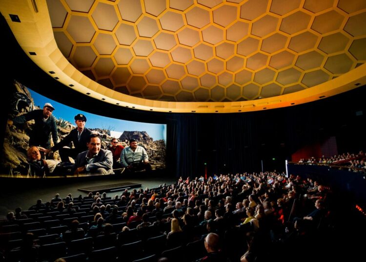 Sony e Alamo Drafthouse estão reabrindo o Cinerama Dome de Hollywood