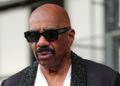Steve Harvey fala sobre a perda dolorosa de uma família no Instagram