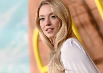 Sydney Sweeney compartilha fotos de biquínis e roupas íntimas no Instagram da viagem à Austrália