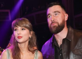 Taylor Swift mudou seu sobrenome para Travis Kelce após o casamento?