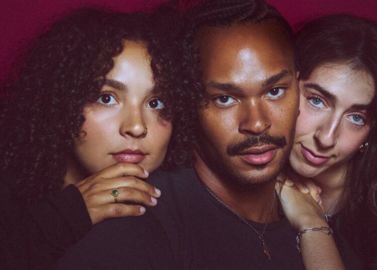 Tiny Habits enfrenta “as consequências emocionais de um rompimento intenso” no novo single íntimo ‘Belt Loop’