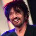Tommy Lee explica como tocar bateria o mantém com o mesmo peso desde o ensino médio