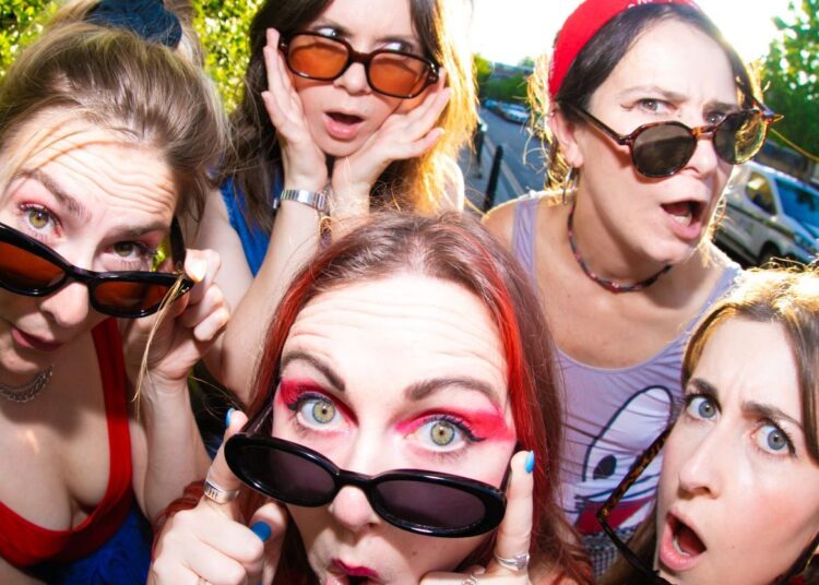 Twat Union lança novo videoclipe para ‘TV BIKINY’