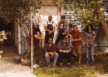 Tyler Childers produziu o novo álbum de Willi Carlisle, 'Universal Bubba'