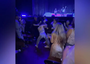 VÍDEO: Briga começa no show de Hilary Duff em Inglewood