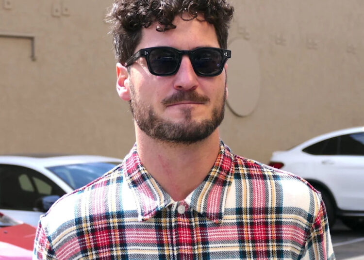 Val Chmerkovskiy tem um novo papel antes da próxima temporada de ‘DWTS’