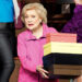 Valerie Bertinelli diz que ainda se sente atrasada na 'aura' da co-estrela de Cleveland, Betty White