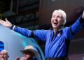 Wally Funk, mulher mais velha a viajar ao espaço, morre aos 87 anos