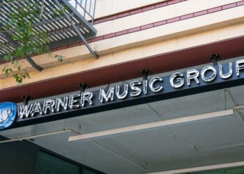 Warner-Music-Group-continua-su-expansion