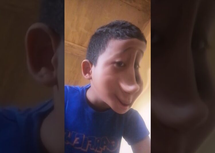 yo en los chismes😂😂😂😂😂