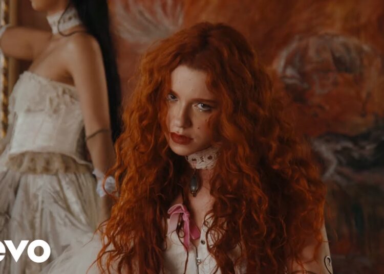 Alexia Evellyn – Stand In Your Power (Official Video)