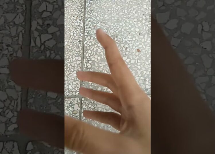 Yo cuando mi mamá quiere saber los chismes de aula