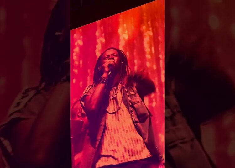 Cidade negra ao vivo show igloo Curitiba sábado à noite abril 2026