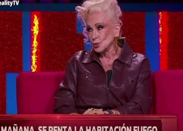 ¡LAURA ZAPATA EXIJE SACAR A DIVO DE LA CASA!🔥#LACASADELOSFAMOSOS#TELEMUNDO