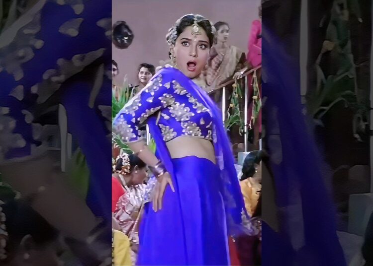 Didi Tera Devar Deewana 😍💃 | Evergreen Bollywood song, Love, Hum Aapke Hain Koun, #shorts