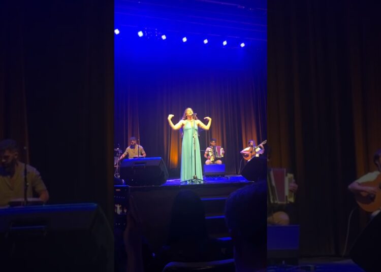 Mãe Divina de Marie Gabriella