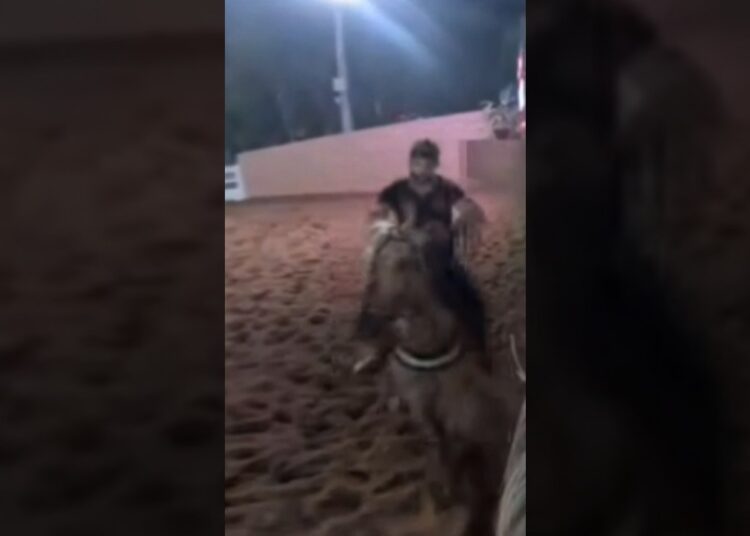 NATHAN QUEIROZ DANDO UM SHOW NA 6ª VAQUEJADA DA ARENA ZÉ CORDEIRO