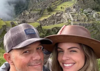 Alejandro Sanz y Stephanie Cayo