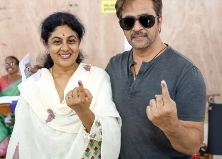 Chennai: Celebridades votan en las encuestas de Tamil Nadu #Galería