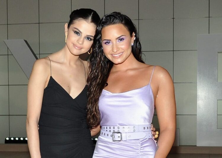 Demi Lovato habla sobre volver a conectarse con Selena Gomez después de sus días en Disney
