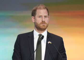 El príncipe Harry 'va en contra de los deseos de la difunta reina' con un extraño cambio de sentido | Real | Noticias