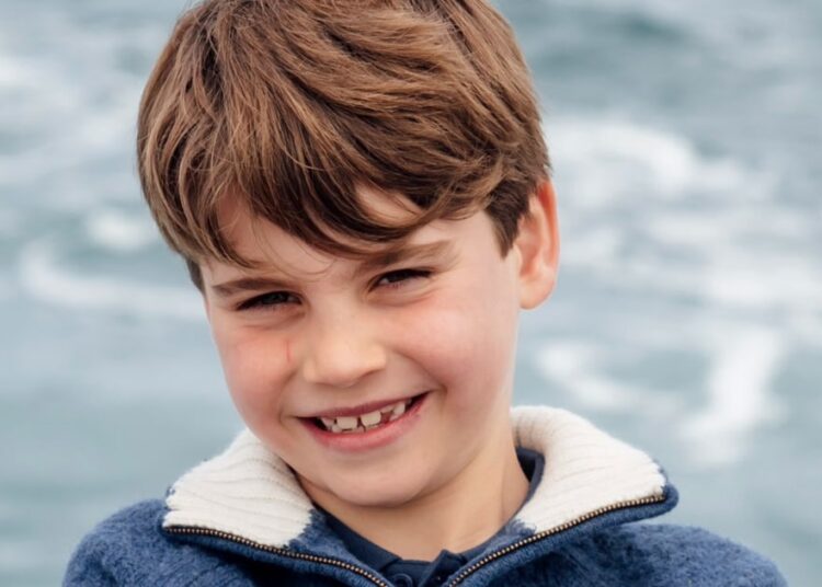 El príncipe Louis tiene 8 años en una nueva foto de cumpleaños