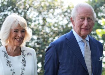 El rey Carlos y la reina Camilla aterrizan en Nueva York para conmemorar el 11 de septiembre y reunirse con líderes empresariales