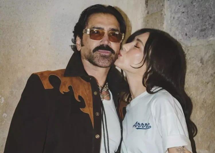 karla-laveaga-celebra-cumpleaños-55-de-alejandro-fernandez