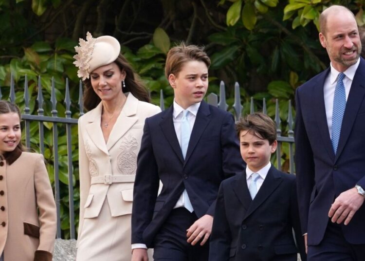 Kate y William celebran 15 años con un nuevo retrato familiar