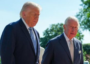 La cruzada de un legislador para hacer que el rey Carlos responda por los vínculos reales con Epstein