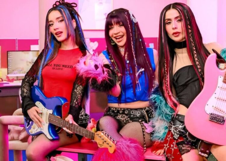 'Las Alucines', Lupita Villalobos y Quesito, debutan como cantantes, pero las TUNDEN en redes sociales