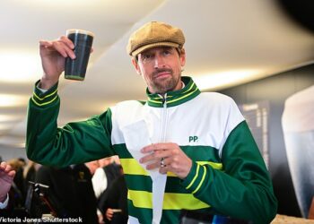 Peter Crouch, de 45 años, se perfila para un movimiento sorpresa en los reality shows, con el exdelantero de Inglaterra supuestamente en el marco de la próxima segunda serie de Celebrity Traitors (vista el mes pasado).