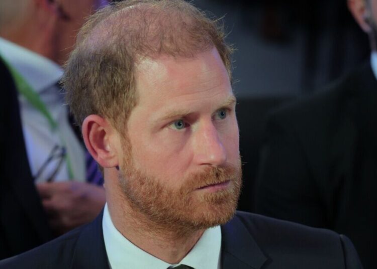 Príncipe Harry criticado por 'truco publicitario' | Real | Noticias