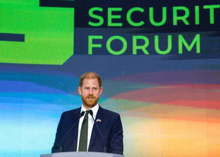 El príncipe Harry de Gran Bretaña habla en el Foro de Seguridad de Kiev en Kiev, Ucrania, el jueves. -Valentyn Ogirenko/Reuters