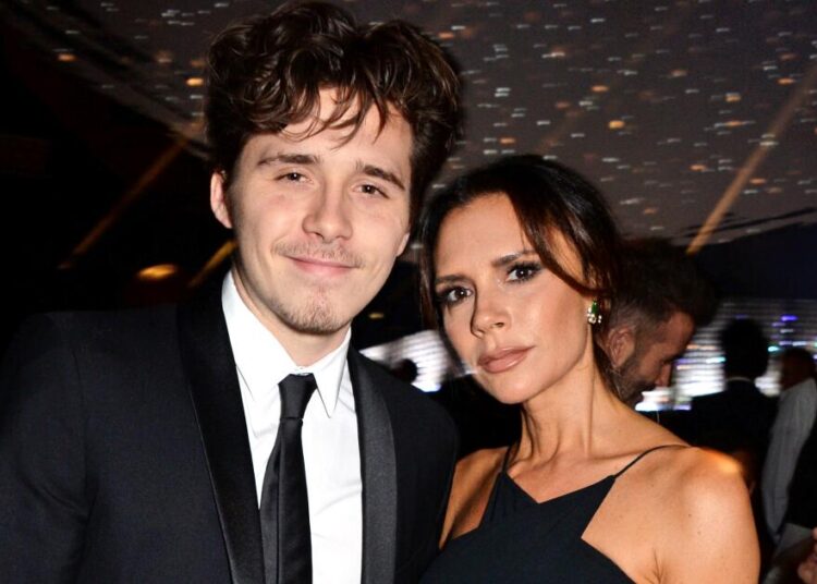 Victoria Beckham aborda la disputa con su hijo Brooklyn en una nueva entrevista