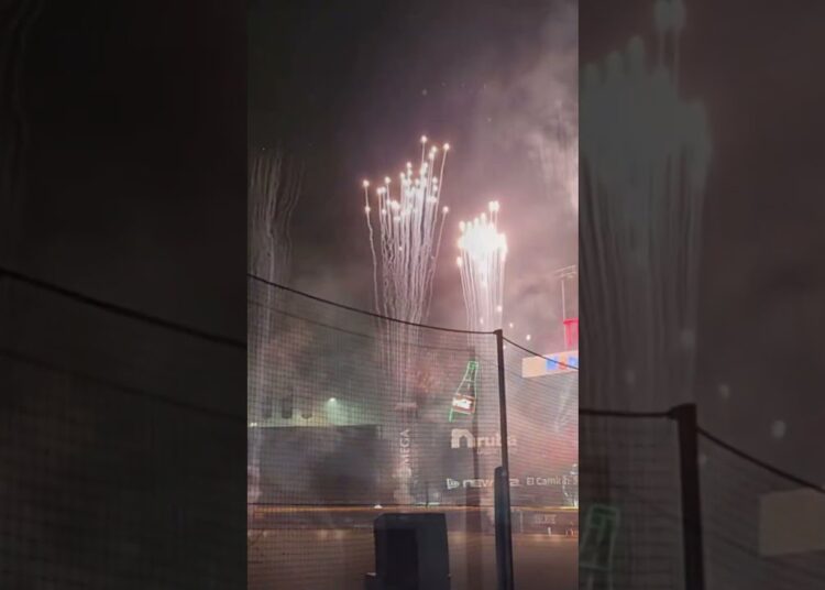 Show de pirotecnia y luces en la inauguración de Toros de Tijuana 2026