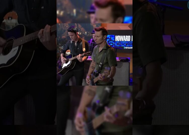 🎙️LIVE MUSIC: Green Day – Wake Me Up When September Ends | Howard Stern Show (2019)