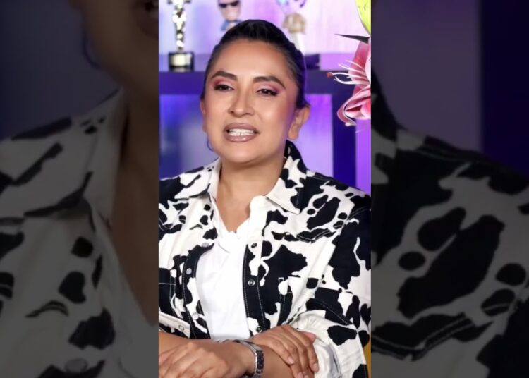 Lupita Jones le dice FUNADO a El Divo  en la casa de los famosos #LCDLF6 #GarageMediaEntretenimiento