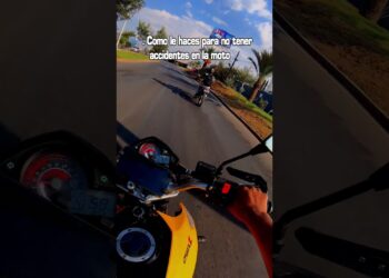 Cómo le haces para no tener accidentes #moto #cuidado #motovlog #motorcycle #musica