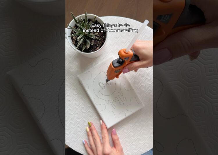 $3 DIY Hot Glue Wall Art That Looks Like Chrome 🤯 #shorts