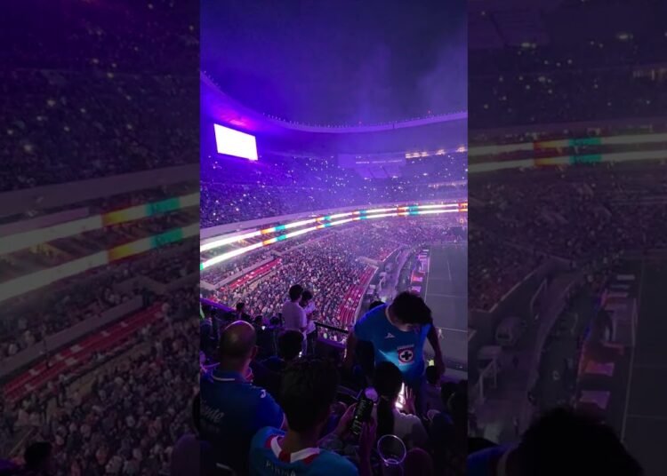 Show de medio tiempo en el Estadio Banorte 😱🔥 Se prendió el ambiente #viral #shorts #youtube #futbol