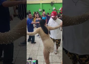 #cumbia #musica #music #envivo #cumbias #baile #huaynoayacuchano #huapangosperros