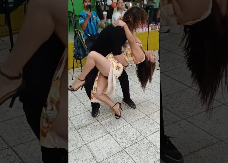VICKY 115 XXXIV #baile #cumbia #bailelibre #dance #music #musica #yajaira #plazalibertad