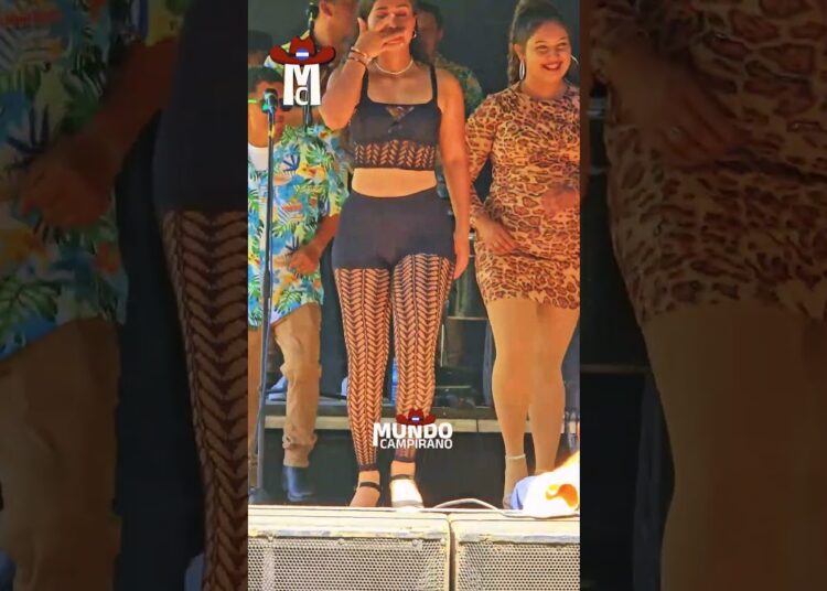 Chica linda bailando cumbia 💃